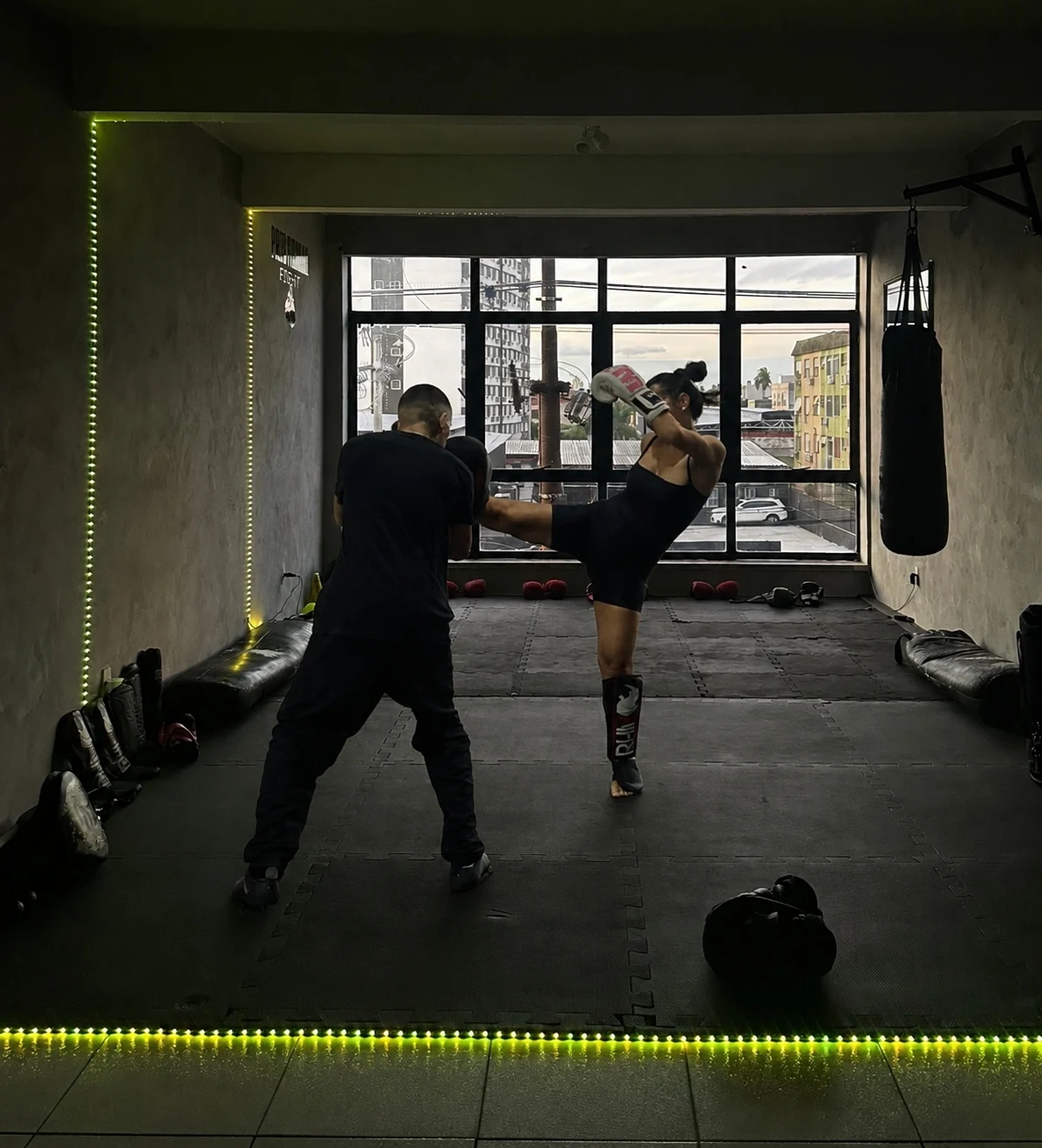 Treino de Muay Thai para iniciantes na Porto Personal Fight em Porto Alegre